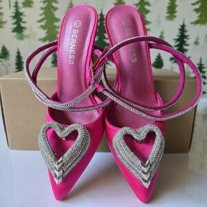Berness Fuchsia Heart Pointed Toe Women's Pump Heels